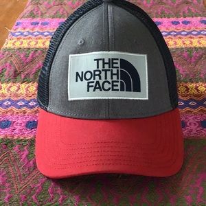 A North-face hat one size